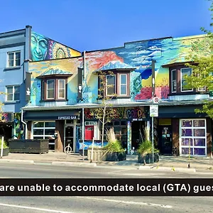 ** Guest house The Only Backpacker's (adults Only) Canada